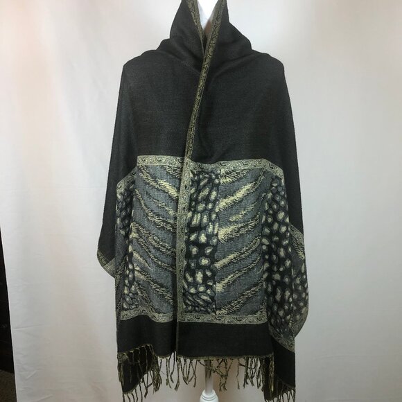 Vintage Pashmina-Style Jacquard Shawl – Olive & Black Reversible Wrap - Picture 6 of 15